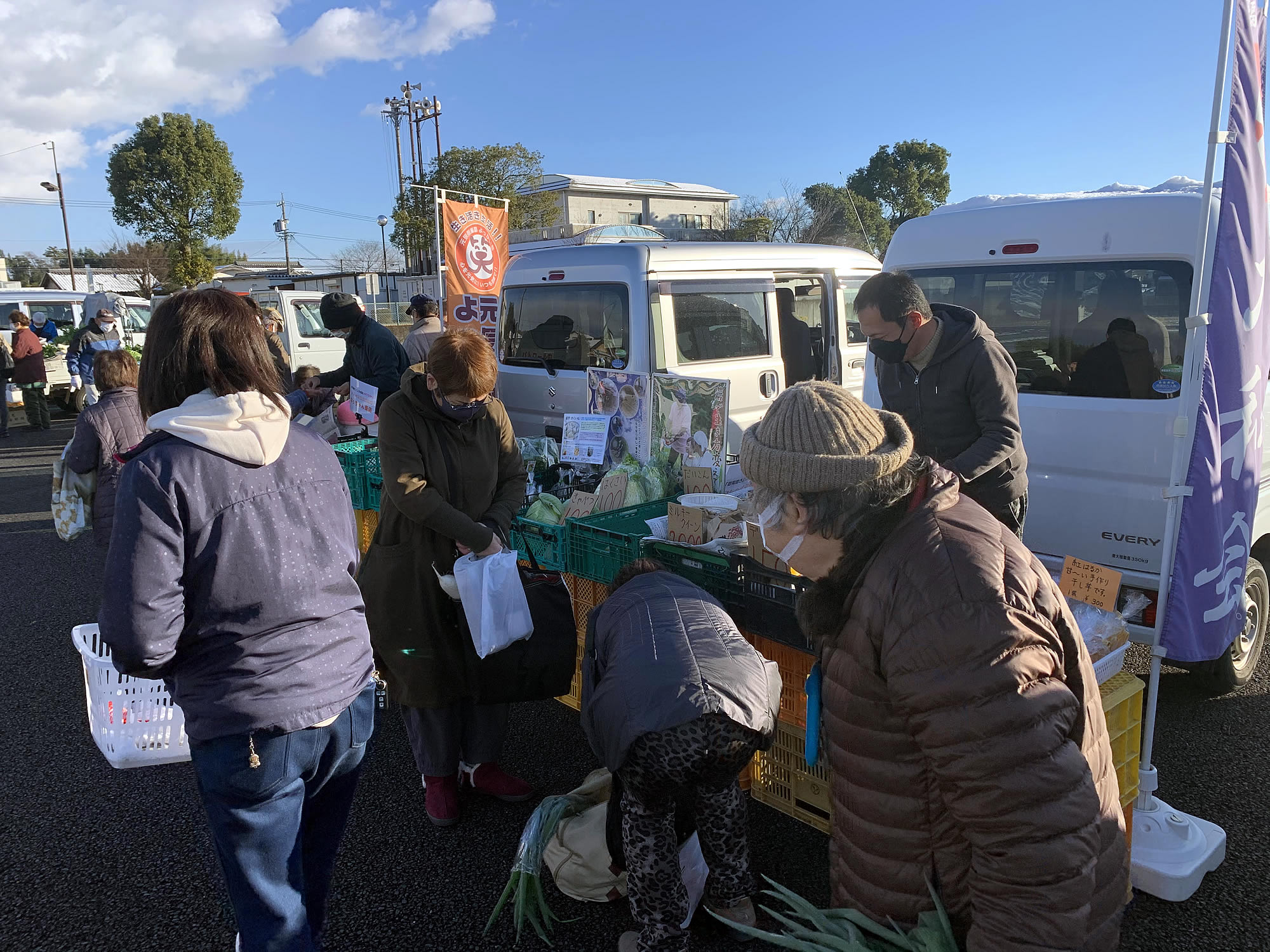 なっちゃん商店初始動！（四日市桜地区新鮮朝市）